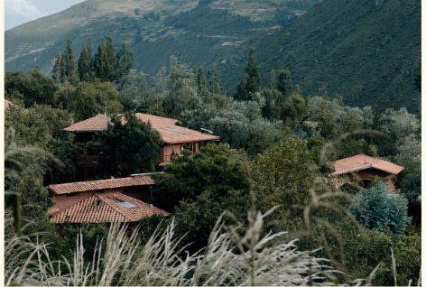 El centro entre los cerros